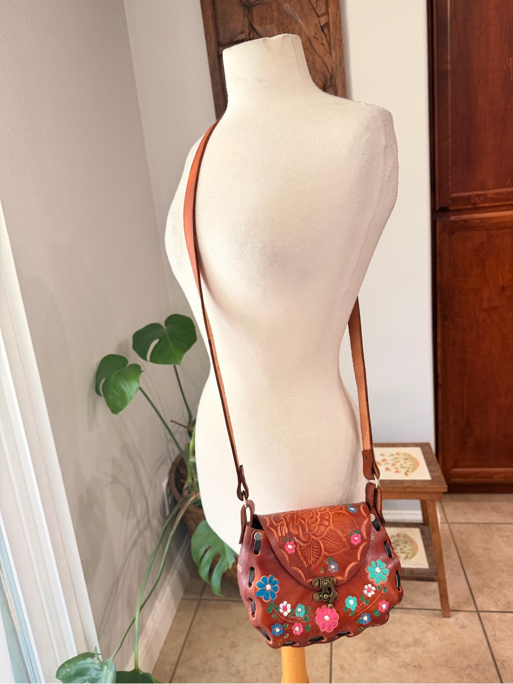 Tooled Leather Floral Crossbody Bag Brown Boho Purse - Picture 2 of 10